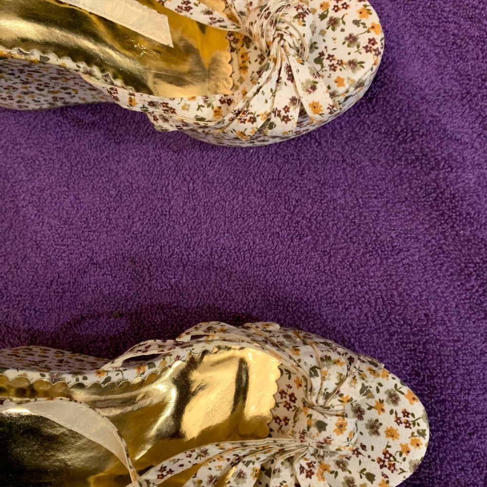 Heels - Picture 3 of 3
